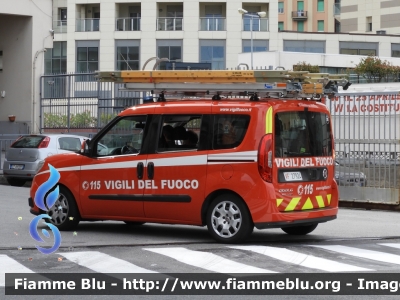 Fiat Doblò IV serie 
Vigili del Fuoco
 Comando Provinciale di Genova
 Allestimento Ciabilli
 VF 27924
Parole chiave: Fiat / Doblò_IVserie / VF27924