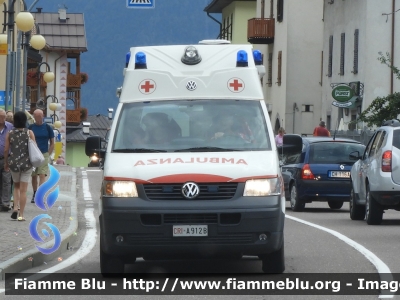 Volkswagen Transporter T5
Croce Rossa Italiana
 Comitato Locale di Dimaro (TN)
 allestita EDM
 CRI A 912 B
Parole chiave: Volkswagen / Transporter_T5 / Ambulanza / CRIA912B
