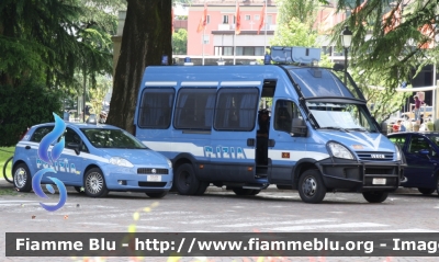 Iveco Daily IV serie
Polizia di Stato
Reparto Mobile
Parole chiave: Iveco Daily_IVserie