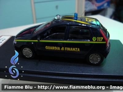 Fiat Punto II serie
Guardia di Finanza
Modello in scala 1/43
Parole chiave: Fiat Punto_IIserie
