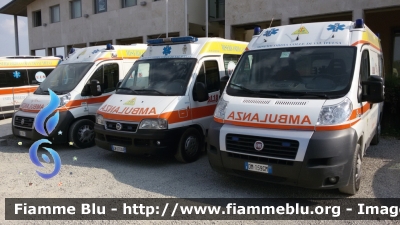Parco mezzi anni 2010
Misericordia Colle val d'Elsa (SI)
Da sinistra: Ambulanze SiMI B4, 33 e 41
Allestite Europea
Parole chiave: Parco mezzi