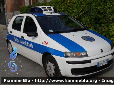 Fiat Punto II serie
Polizia Municipale Rimini

Parole chiave: Fiat Punto_IIserie