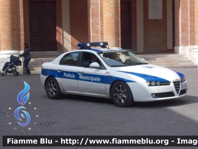 Alfa Romeo 159
Polizia Municipale Rimini (RN)
POLIZIA LOCALE YA 450 AC 
CODICE AUTOMEZZO: 13
Parole chiave: Alfa Romeo_159