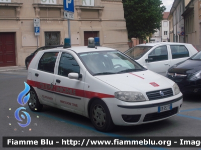 Fiat Punto III serie
Polizia Municipale
Comune di Montecatini Terme (PT)
Parole chiave: Fiat Punto_III