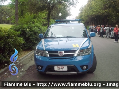 Fiat Freemont
Polizia di Stato
Polizia Stradale
POLIZIA H8781
Scorta al Giro d'Italia 2015
Montecatini Terme
Parole chiave: Fiat Freemont Giro_Italia_2015