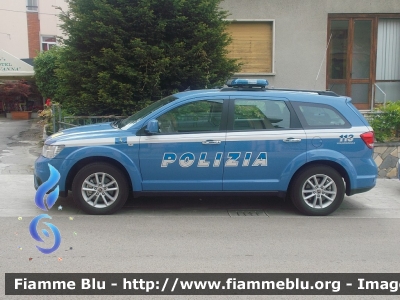 Fiat Freemont
Polizia di Stato
Polizia Stradale
POLIZIA H8788
Scorta al Giro d'Italia 2015
Montecatini Terme
Parole chiave: Fiat Freemont Giro_Italia_2015