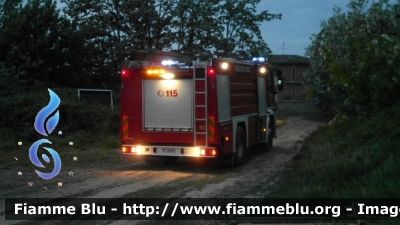 Iveco EuroTech 190E27
Vigili del Fuoco
Comando Provinciale di Pavia
Distaccamento volontario di Mortara (PV)
AutoBottePompa allestimento Fortini
VF 26695
