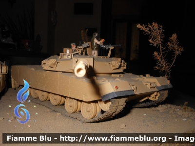 Diorama  "Guerra Iraq 2003" 
M1 Abrams, Hummer M998
U.S Army
Modello in scala 1:43

