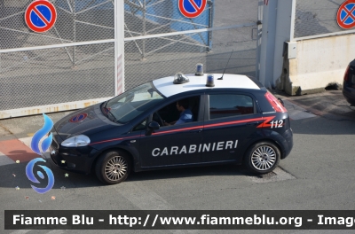 Fiat Grande Punto
Carabinieri
Parole chiave: Fiat_Grande_Punto