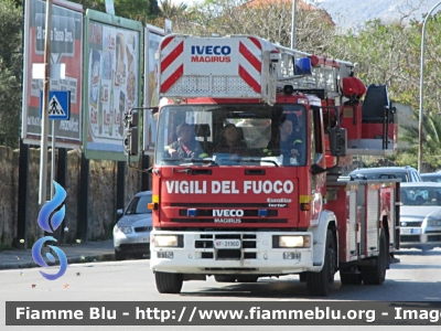Iveco EuroFire 150E28 I serie
Vigili del Fuoco
Comando Provinciale di Palermo
AutoScala da 30 metri allestimento Iveco-Magirus
VF 21960
Parole chiave: Iveco EuroFire_150E28_Iserie VF21960