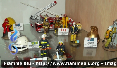 Pompieri Australiani, Canadesi, Brasiliani, Neozelandesi, Cileni e Boliviani. Scale varie.
