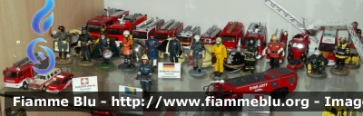 Pompieri Svizzera, Bosnia, Germania e Qatar. Scale varie.
