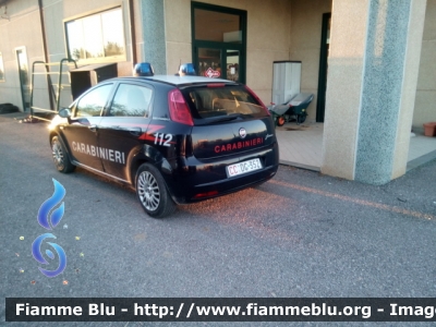 Fiat Grande Punto
Carabinieri
CC DG 352
Parole chiave: Fiat Grande_Punto CCDG352