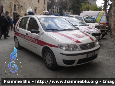 Fiat Punto III serie
Polizia Municipale Montepulciano (SI)  POLIZIA LOCALE YA 940 AA
Parole chiave: Fiat Punto_IIIserie