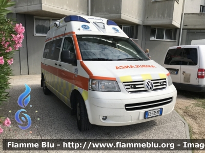 Volkswagen Transporter T5
Cooperativa sociale Castel Monte Onlus
Ambulanza convenzionata
SUEM 118 Treviso Emergenza
"038"
Allestimento Class
Parole chiave: Volkswagen Transporter_T5 Ambulanza