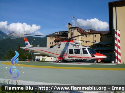 Agusta A109 Grand
Elisoccorso Regione del Veneto,
SUEM 118 Belluno base di Pieve di Cadore,
I-REMS Falco
Parole chiave: Agusta A109_Grand Elisoccorso