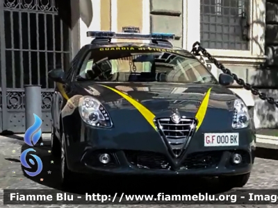 Alfa Romeo Nuova Giulietta
Guardia di Finanza
Veicolo per Expo 2015
Posto all'entrata del comando generale della guardia di XXI Aprile Roma
GdF 000 BK
Parole chiave: Alfa_Romeo Nuova_Giulietta GdF000BK Expo