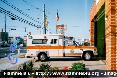 ??
United States of America - Stati Uniti d'America
Ocean City MD Volunteer Fire Department
Parole chiave: Ambulanza Ambulance