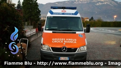 Mercedes-Benz Sprinter II serie
Croce Bianca Bolzano
Weisses Kreuz Bozen
Ambulanza da Soccorso/RTW Allestimento "Delfis" di Ambulanz Mobile
Parole chiave: Mercedes-Benz Sprinter_IIserie Ambulanza