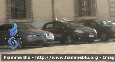 Fiat Grande Punto
Carabinieri
Comando Provinciale di Rieti
CC CK 419
Parole chiave: Fiat Grande_Punto CCCK419