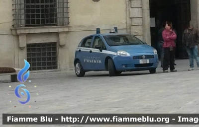 Fiat Grande Punto
Polizia di Stato
POLIZIA F7058
Parole chiave: Fiat Grande_Punto POLIZIAF7058