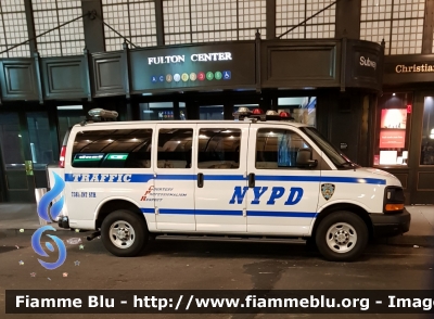 Chevrolet Express
United States of America - Stati Uniti d'America
New York Police Department (NYPD)
Traffic Enforcement Queens
Parole chiave: Chevrolet Express