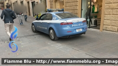 Alfa Romeo 159
Polizia di Stato
Squadra Volante
POLIZIA F8864
Parole chiave: Alfa-Romeo 159 POLIZIAF8864