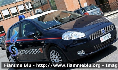 Fiat Grande Punto
Carabinieri
particolare lo stemma del NORM
e il logo blu Fiat
CC CP 022
Parole chiave: Fiat Grande_Punto CCCP022