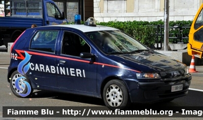 Fiat Punto II serie
Carabinieri 
CC BR 585
Parole chiave: Fiat Punto_IIserie CCBR585