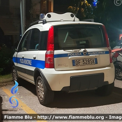 Fiat Nuova Panda 4x4 I serie
Polizia Municipale di Greccio (RI)

Parole chiave: Fiat Nuova_Panda_4x4_Iserie