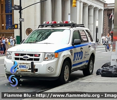 Ford Escape Hybrid II serie
United States of America - Stati Uniti d'America
New York Police Department (NYPD)
Traffic Enforcement Manhattan South
Parole chiave: Ford Escape_Hybrid_IIserie
