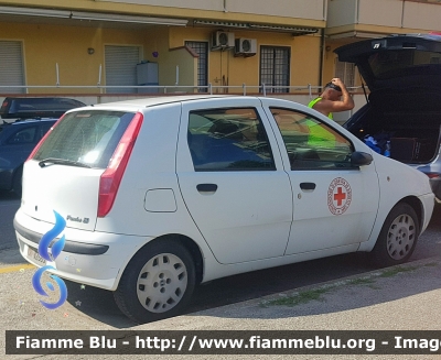 Fiat Punto II serie
Croce Rossa Italiana
Comitato Locale di Alba Adriatica (TE)
CRI A2685
Parole chiave: Fiat Punto_IIserie CRIA2685