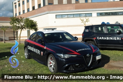 Alfa Romeo Nuova Giulia Quadrifoglio
Carabinieri
Nucleo Operativo Radiomobile Roma
CC DK 554
Parole chiave: Alfa-Romeo Nuova_Giulia_Quadrifoglio CCDK554