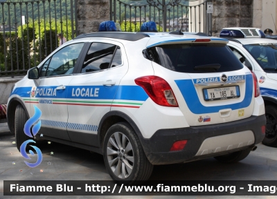 Opel Mokka
Polizia Municipale
Comune di Amatrice (RI)
Allestimento Bertazzoni
POLIZIA LOCALE YA 183 AL
Parole chiave: Opel Mokka POLIZIALOCALEYA183AL Festa_della_Repubblica_2019
