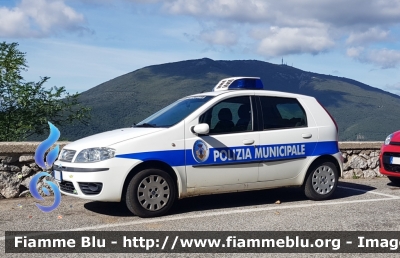 Fiat Punto III serie 
Polizia Municipale
Unione dei Comuni Val D'Aia (RI)
Autovettura Appartenente al Comando di Montasola (RI)
Parole chiave: Fiat Punto_IIIserie