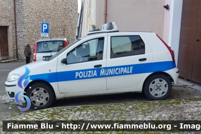 Fiat Punto III serie
Polizia Municipale
Comune di Greccio (RI)
"mezzo dismesso"
Parole chiave: Fiat Punto_IIIserie