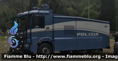 Mercedes-Benz Arocs
Polizia di Stato
I Reparto Mobile di Roma
Idrante allestimento Bai
POLIZIA M2781

Parole chiave: Mercedes-Benz Arocs POLIZIAM2781