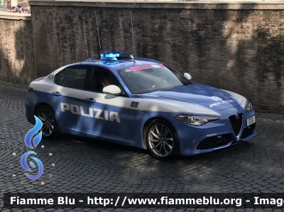 Alfa Romeo Nuova Giulia Q4
Polizia di Stato
Polizia Stradale
POLIZIA M2700
In scorta al Giro d'Italia 2018
Parole chiave: Alfa-Romeo Nuova_Giulia_Q4 POLIZIAM2700