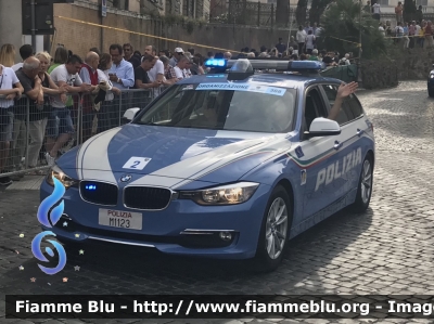 Bmw 318 Touring F31 restyle
Polizia di Stato
Polizia Stradale
POLIZIA M1123
Auto 2
In scorta al Giro d'Italia 2018
Parole chiave: Bmw 318_Touring_F31restyle POLIZIAN1123