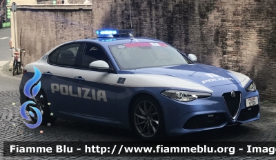 Alfa Romeo Nuova Giulia Q4
Polizia di Stato
Polizia Stradale
POLIZIA M2700
In scorta al Giro d'Italia 2018
Parole chiave: Alfa-Romeo Nuova_Giulia_Q4 POLIZIAM2700