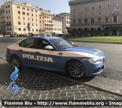 Alfa Romeo Nuova Giulia Q4
Polizia di Stato
Polizia Stradale
Scorta Presidente della Repubblica
POLIZIA M2701

Parole chiave: Alfa-Romeo Nuova_Giulia_Q4 POLIZIAM2701