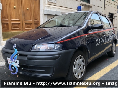 Fiat Punto II serie
Carabinieri
Comando Carabinieri Banca d'Italia
CC BV 934
Parole chiave: Fiat Punto_IIserie CCBV934