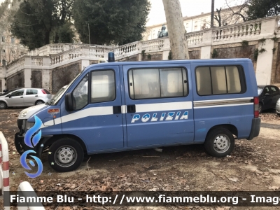 Fiat Ducato II serie
Polizia di Stato
Reparto Mobile di Roma
Polizia E1499

Parole chiave: Fiat Ducato_IIserie POLIZIAE1499