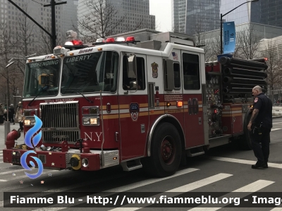 KME Predator
United States of America - Stati Uniti d'America
New York Fire Department
 10
Parole chiave: KME Predator