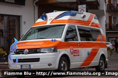Volkswagen Transporter T5 restyle
Croce Bianca Bolzano
Sezione di Cortina d'Ampezzo (BL)
Allestita Ambulanz Mobile - Hornis Blue
WK 134 - 722
PC ZS 0L6
Parole chiave: Volkswagen Transporter_T5_restyle PCZS0L6
