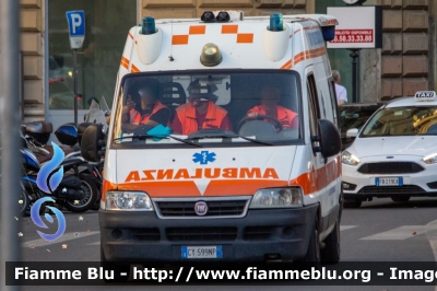 Fiat ducato III serie
S.A.R. Serivizio Ambulanza Roma
Unità Mobile di Soccorso
Allestimento Orion
Parole chiave: Fiat / ducato_IIIserie