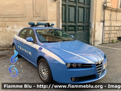 Alfa Romeo 159
Polizia di Stato
Polizia Stradale
POLIZIA F7313
Parole chiave: Alfa-Romeo 159 POLIZIAF7313