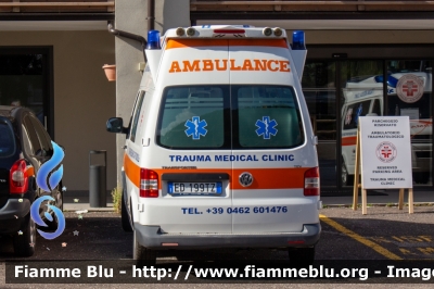 Volkswagen Transporter T5 restyle
Trauma Medical Clinic Canazei (TN)

Parole chiave: Volkswagen / Transporter_T5_restyle / Ambulanza