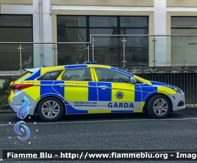 Hyundai i40
Éire - Ireland - Irlanda
An Garda Sìochàna
Póilíniú Bóithre - Roads Policing
Parole chiave: Hyundai i40