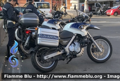 Bmw F650GS II serie
Polizia Municipale Roma
Parole chiave: Bmw F650GS_IIserie